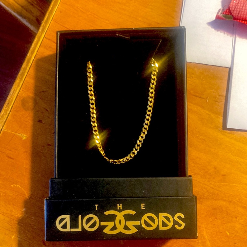 GOLD CHAIN - Picture 2 of 3